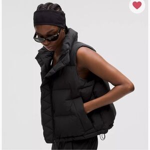 Lululemon Black Wunder Puff Cropped Vest (Removable Hood) - size 4